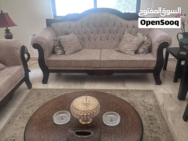 طقم كنب ضيوف 7 مقاعد مع طاولة وسط و 2 جانبي