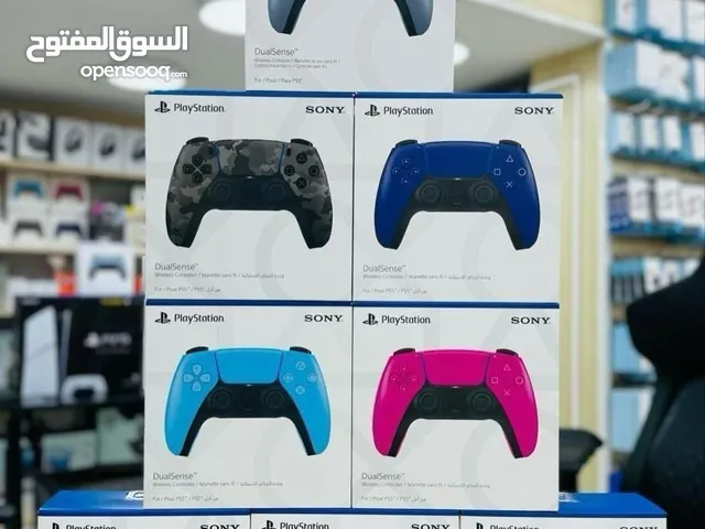 اجهزة تحكم بلاستيشن ps3 و ps4 و ps5 جديد(موقع المحل : نزوى/ حي العين)