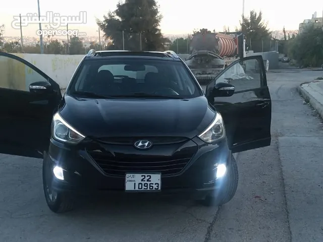 هونداي توسان 2015بحالة الوكاله ممشى قليل جدا فحص كامل والله يباركك لصاحب النصيب