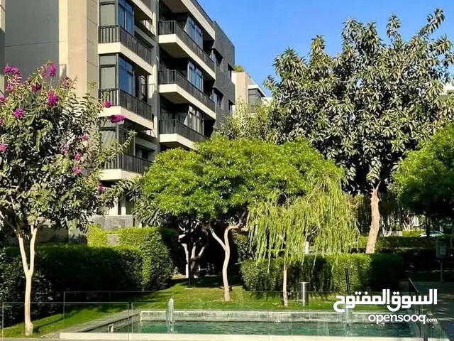 شقة متشطبة للبيع داخل كومباوند water way في التجمع الخامس امام الجامعة الأمريكية
