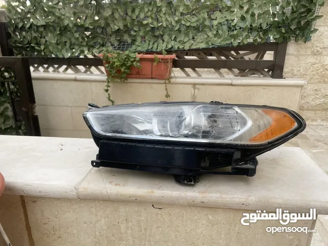 ضو اصلي فورد 2014 امامي يمين