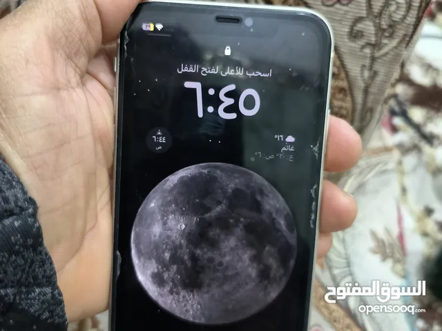 Apple iPhone 11 128 GB in Basra