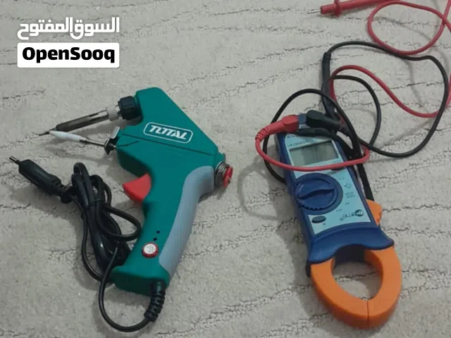 مكينة لحام وجهاز قياس