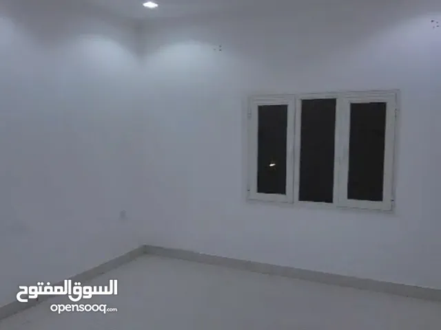 200 m2 3 Bedrooms Apartments for Rent in Al Jahra Oyoun
