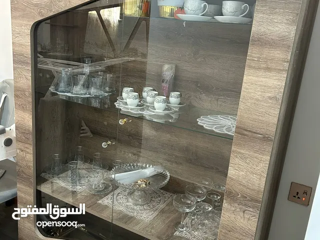 طاولة أكل مع 6 كراسي وبوفيه و كنسول