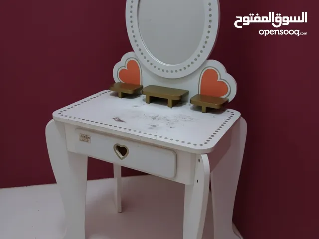 Kids dressing table 7 BD pickup juffair WhatsApp