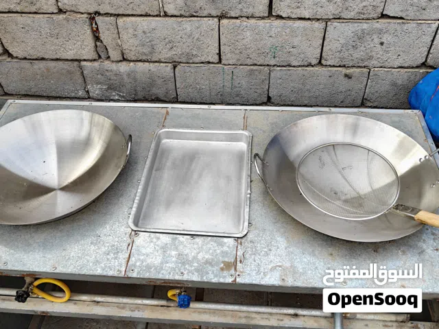 قلاية غاز ثنائية مع طاوات + كشك خشبي جاهز للعمل – فرصة حقيقية