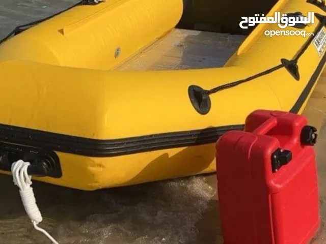 قارب 12 قدم مع مكينه 5 حصان مركيري