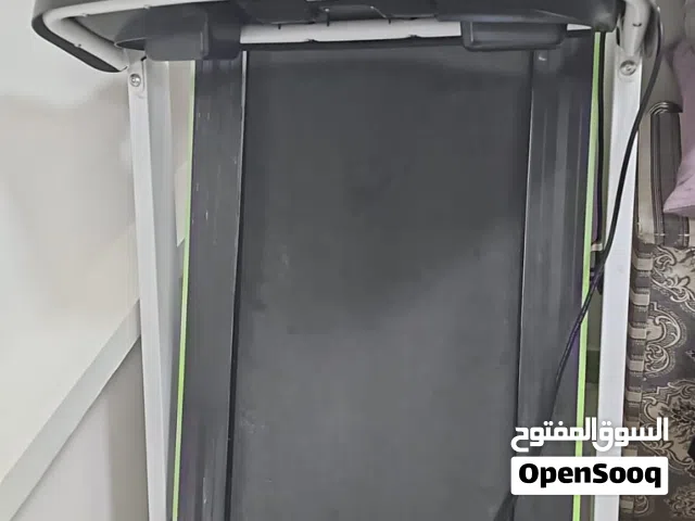 آلة المشي.
