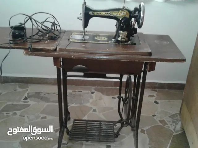 ماكينة خياطة