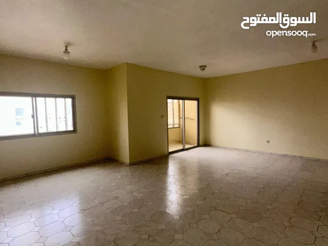 3000 ft 3 Bedrooms Apartments for Rent in Sharjah Al Qasemiya