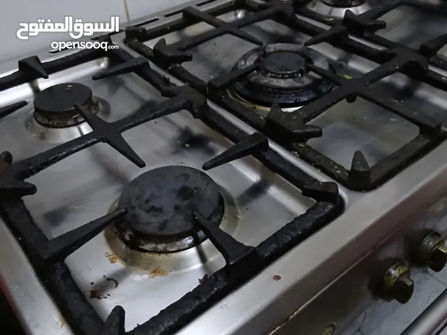 للبيع غاز وثلاجه صغيره