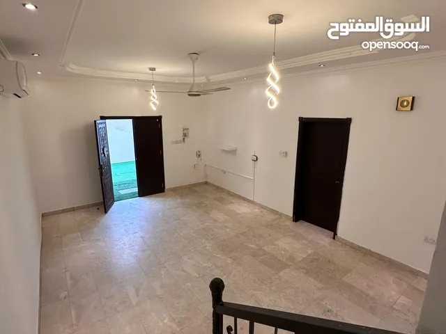 250 m2 4 Bedrooms Villa for Rent in Muscat Ansab