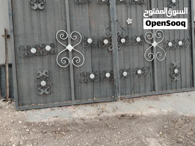بوابه حديد ثقيله العرض 272    الارتفاع 192