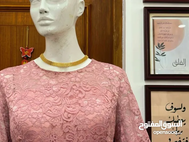 فستان طويل وردي