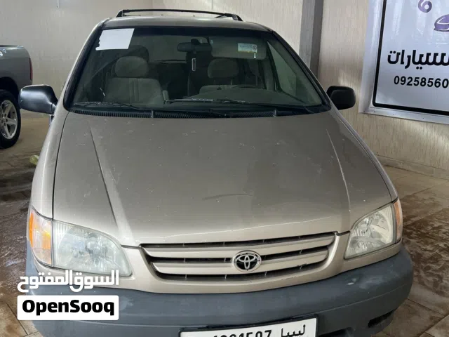 تيوتا سيينا موديل 2001 7 ركاب للبيع