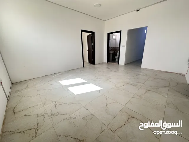 غرفتين وصاله بمدينة شخبوط