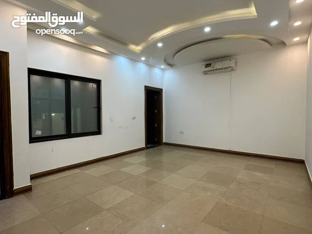 500 m2 More than 6 bedrooms Villa for Rent in Basra Baradi'yah