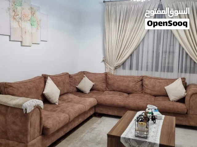 صالون غرفة معيشة استعمال نظيف جودة ممتازة وصناعة محلية