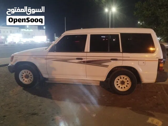 2001 ميتسوبيشي باجيرو GLS