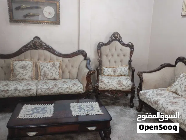 كنب مصري بحالة ممتازة للبيع