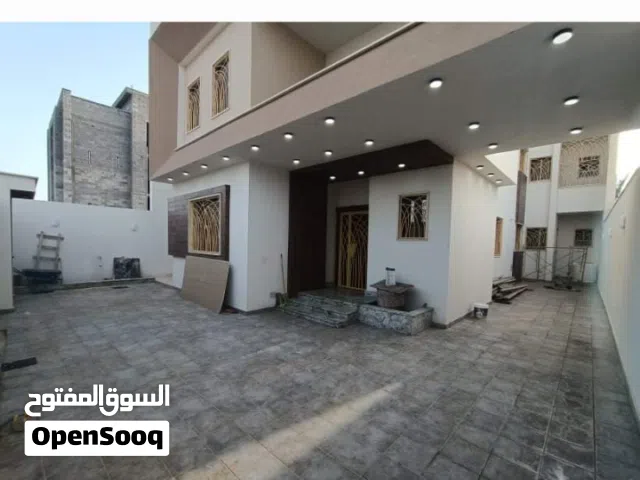 470 m2 3 Bedrooms Townhouse for Sale in Tripoli Ain Zara