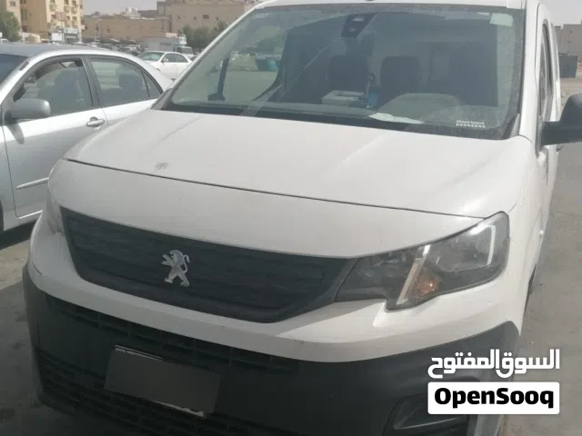 بيجو بارتنر بوكس ثلاجه للبيع موديل 2022 كاش