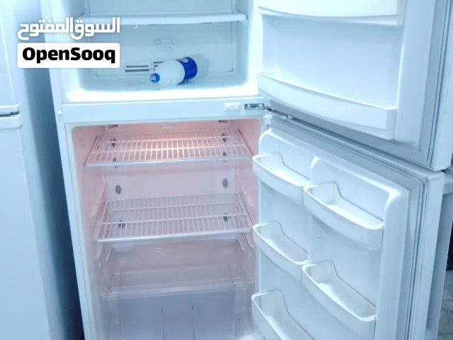 بحاله ممتازه نبيع ثلاجه دايو18 قدم حجم متوسط تبريد وتجميد قوي معا التوصيل والتشغيل والكفاله