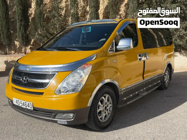 2015 هيونداي H1 Standard