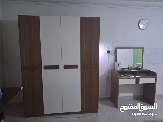 غرفة نوم من ميداس شبه جديدة للبيع