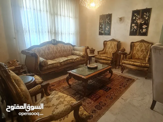 طقم كنب فاخر كالجديد