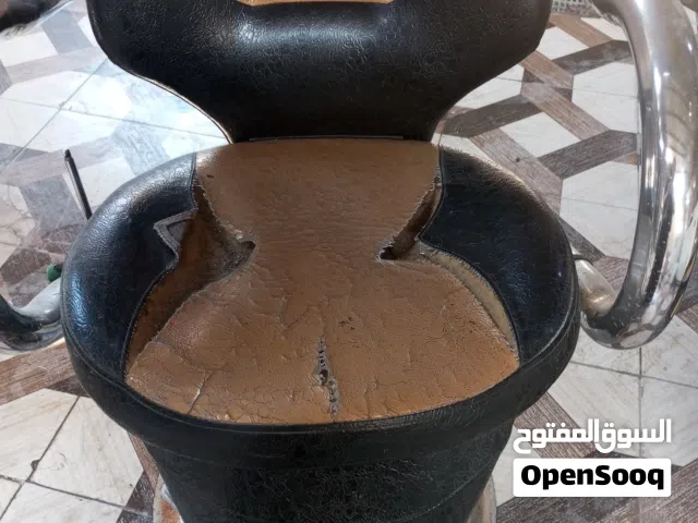 كرسي حلاقه مستعمل يفيد للمبتدين مكاني القبله حي القائم