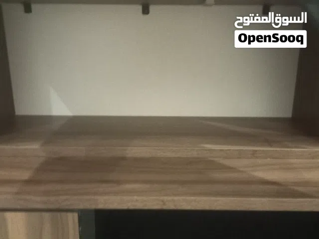 طاولة تلفزيون قطعتين