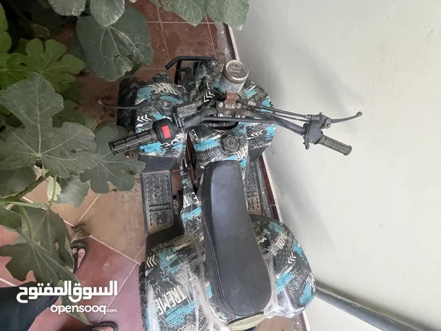 موطو اربعة عجل اطفال