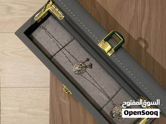 طقم فضة أنيق بصياغة عُمانية - مع ختم الفضة وختم البراند