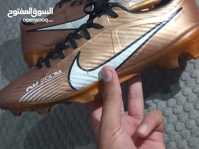 بوت رياضي اير زوم نايكي