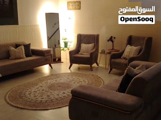 منزل وحديقة