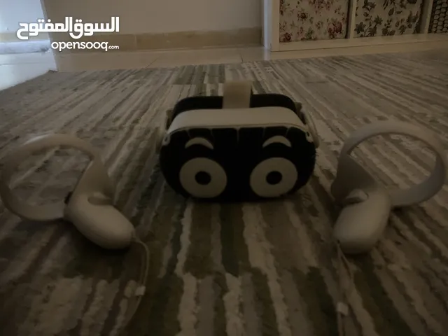 Oculus quest 2 128 GB in good condition but left controller has stick drift