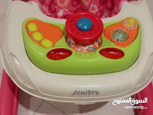 كرسي تعليم المشي للأطفال شبه الجديد