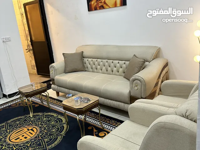 شقة مؤثثة حديثة للايجار غرفة وصالة +غرفتين وصالة