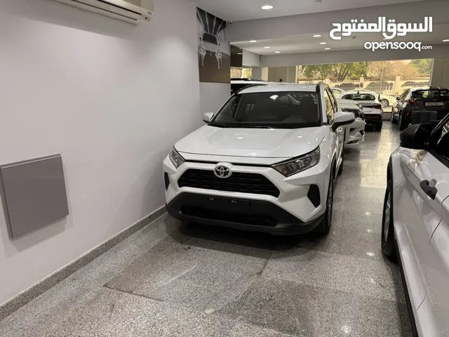 للبيع تويوتا راف فور موديل 2025