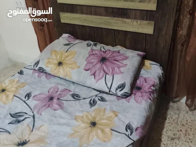 تخت مفرد خشب استعمال بسيط