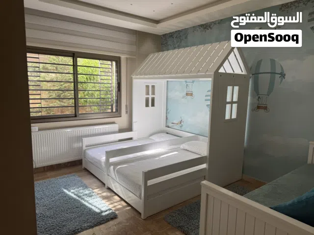 سرير أطفال عدد2 شكل الكوخ للبيع