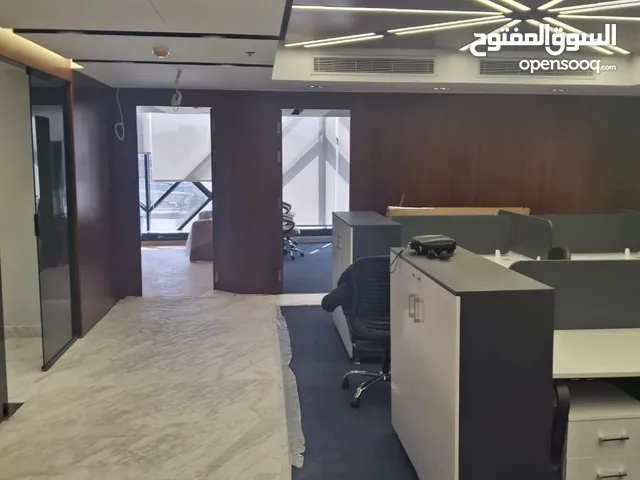 فرصة مميزة للبيع مقر اداري مؤجر لكبري الشركات بعائد شهري 235. الف موقع جوهري على مدخل القاهرة الجديد