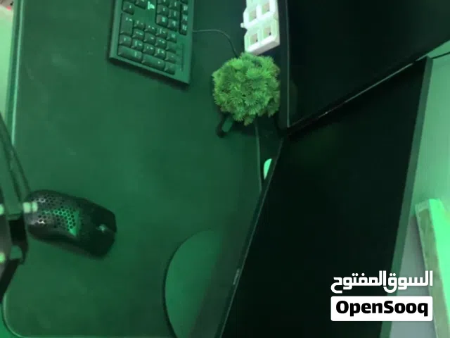 طاولة جيمنج استعمال شهر