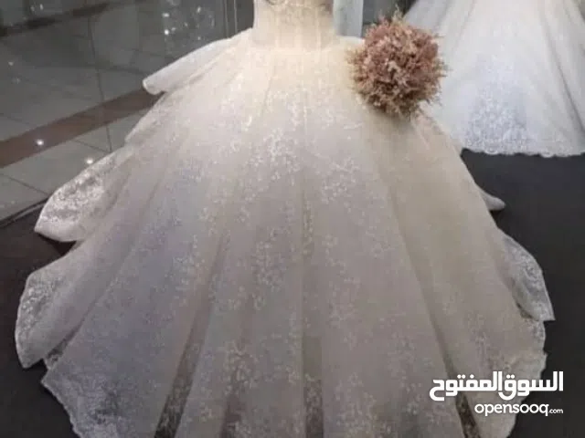 عالم الازياء لارقئ فساتين الزفاف والاعراس