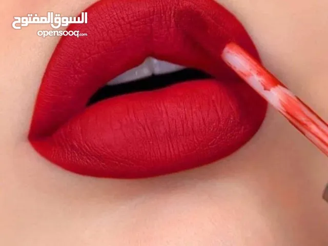 سيت حمر سائلة  من كولدن روز   يجنن هل سيت بمعنى الكلمة  24 قلم حمرة ثابته وابد ماتشقق الشفة