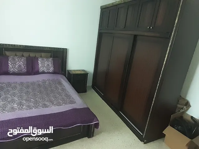 غرفة نوم مستعملة بحالة جيدة