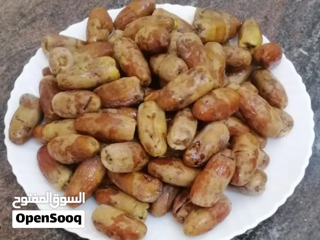 يتوفر تمر عماني جديد لهذه السنه