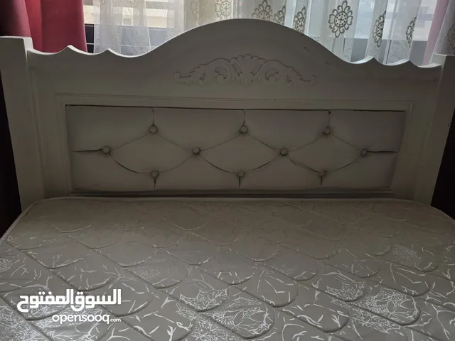تخت مفرد وربع